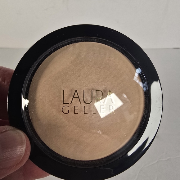 NWT Laura Geller Double Take Versatile Powder Baked Foundation Color: Fair - Picture 3 of 7